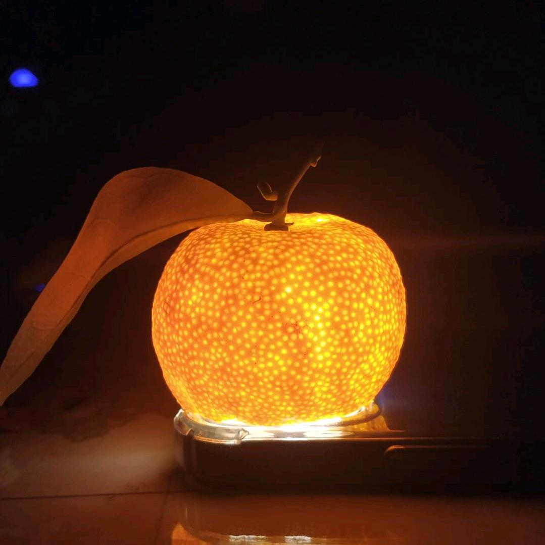 扎在地里的花生