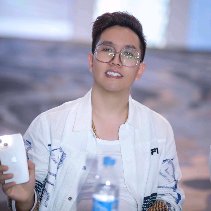 问澜美学.蒂姿奢美容中心