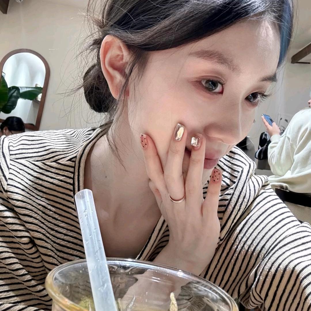 黄小黄.