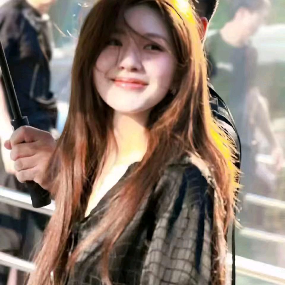 露欣然 大家生气了大家可来关注我，骂我都