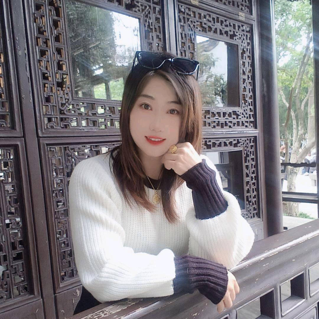 沙莎逛青岛