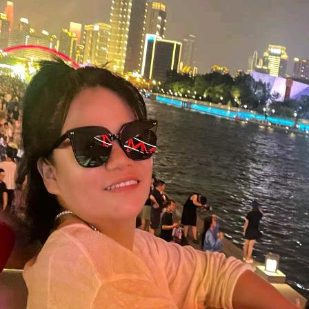 赠我弯弯一枚月