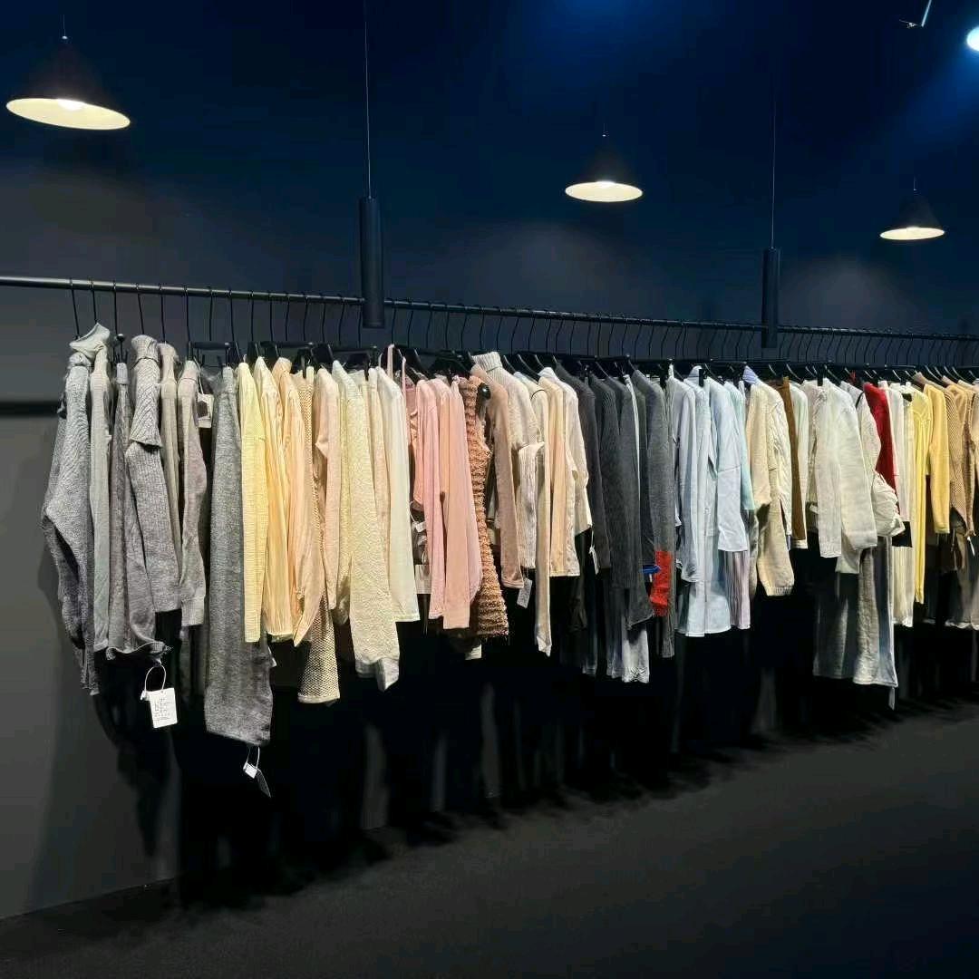 甜甜方女装尾货批发