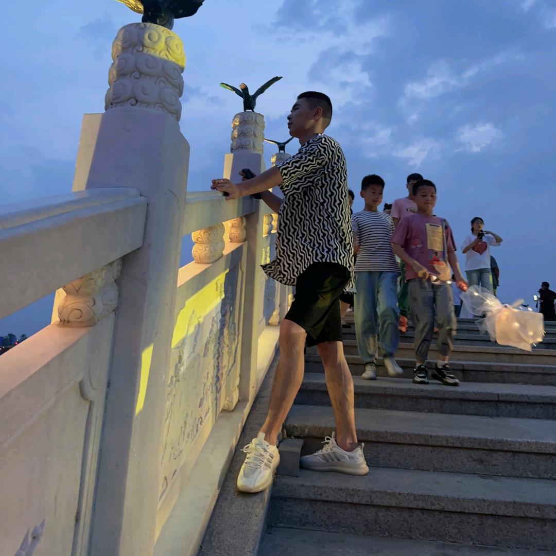 重生之我在成都摆地摊