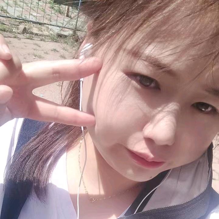 小美爱吃黄瓜