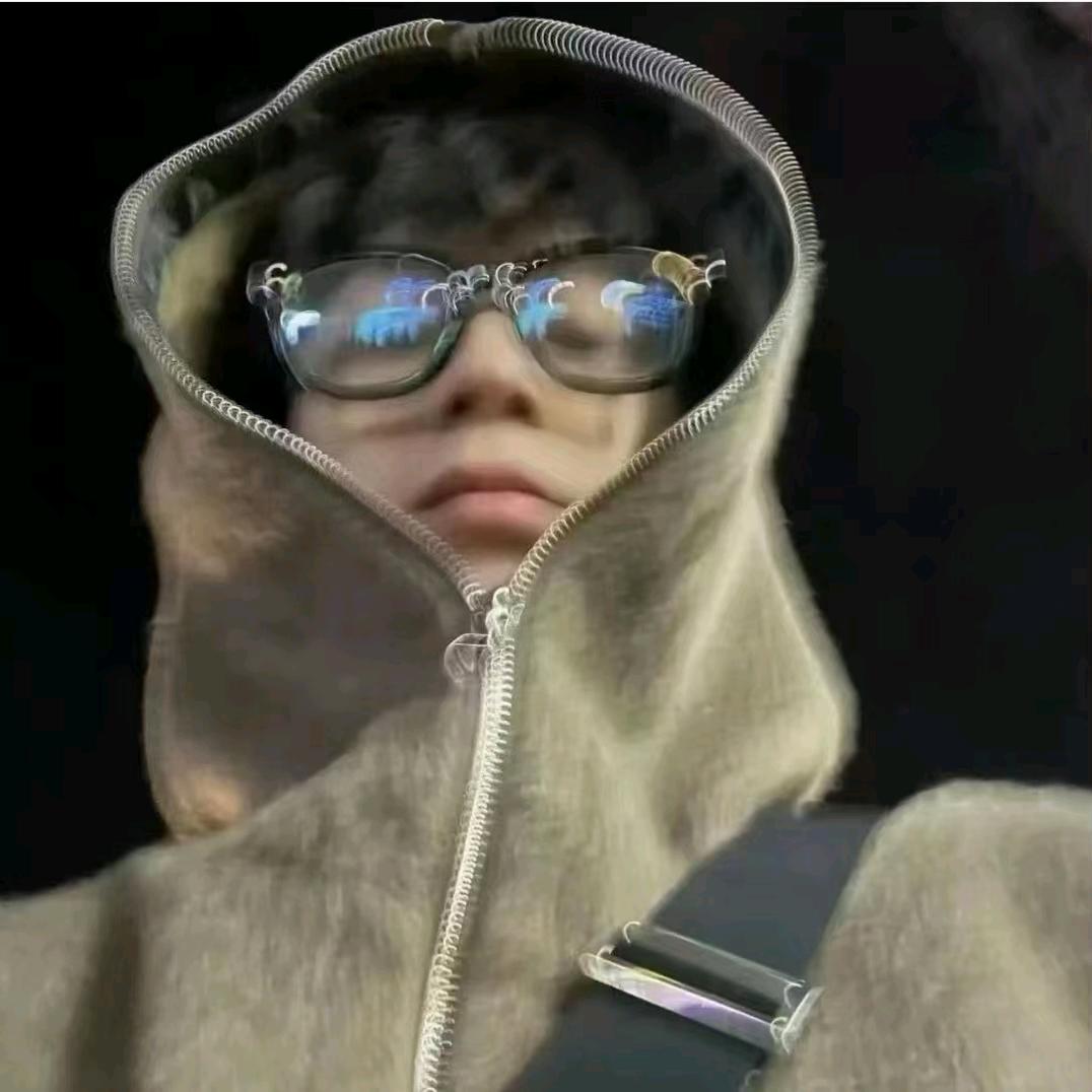 𝓑𝓽.咬一口