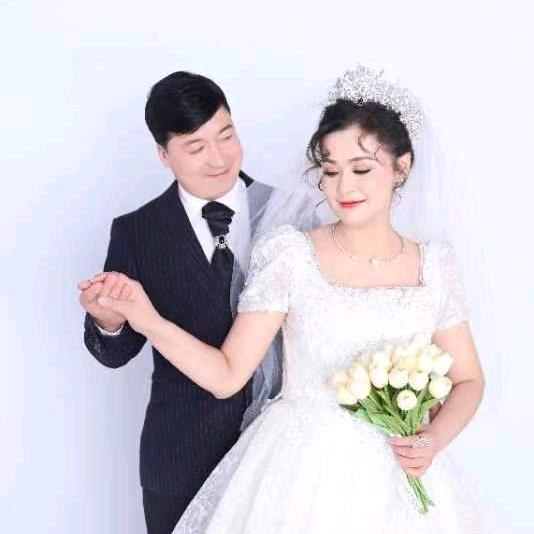 阿提古丽