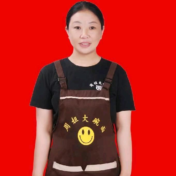 在德州干大碗面的周姐