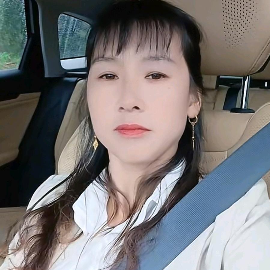 贵州登攀茶业罗明丽