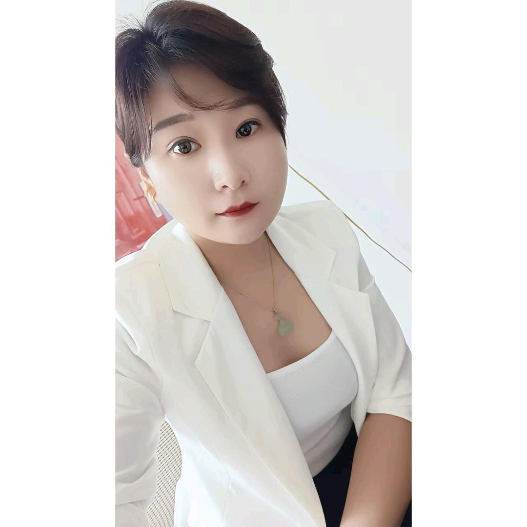 排烟窗 工业门 特种门 伏小微