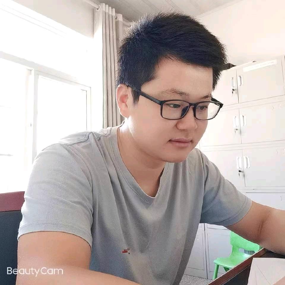 阿龙在农村