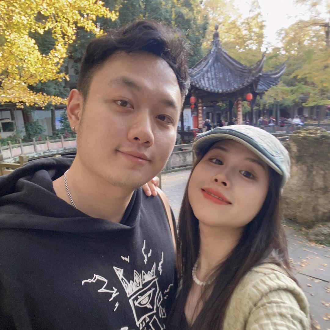 食品研发师飞鸿和小咩