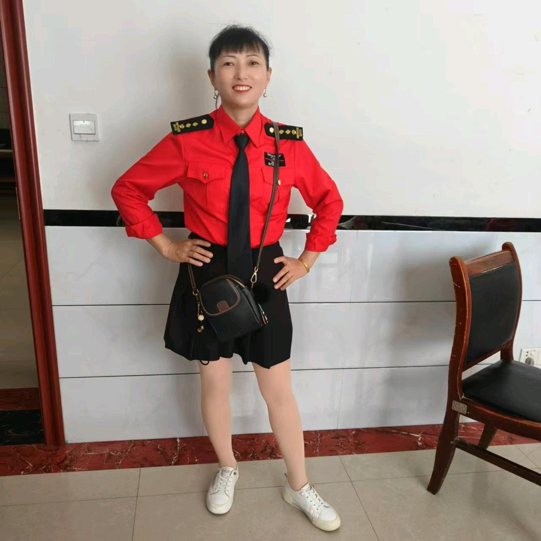 英子《星辰传媒》