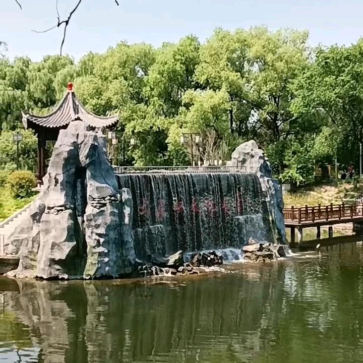 山青水秀