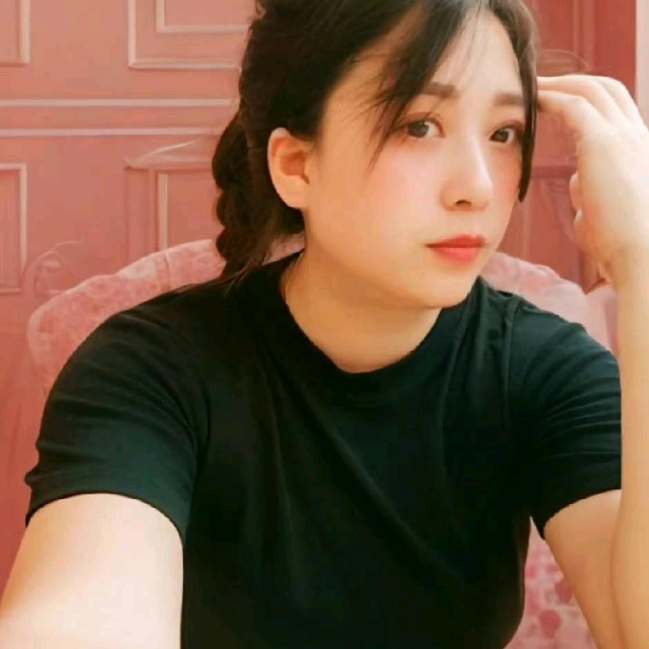 杨英英
