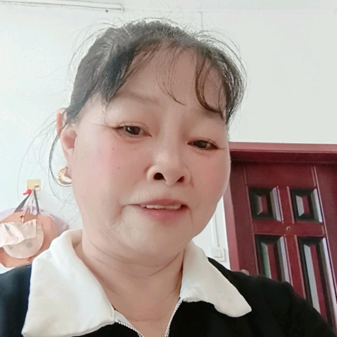小何
