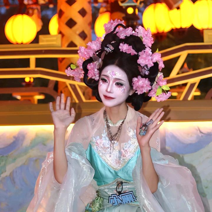 万岁山不倒翁小黑