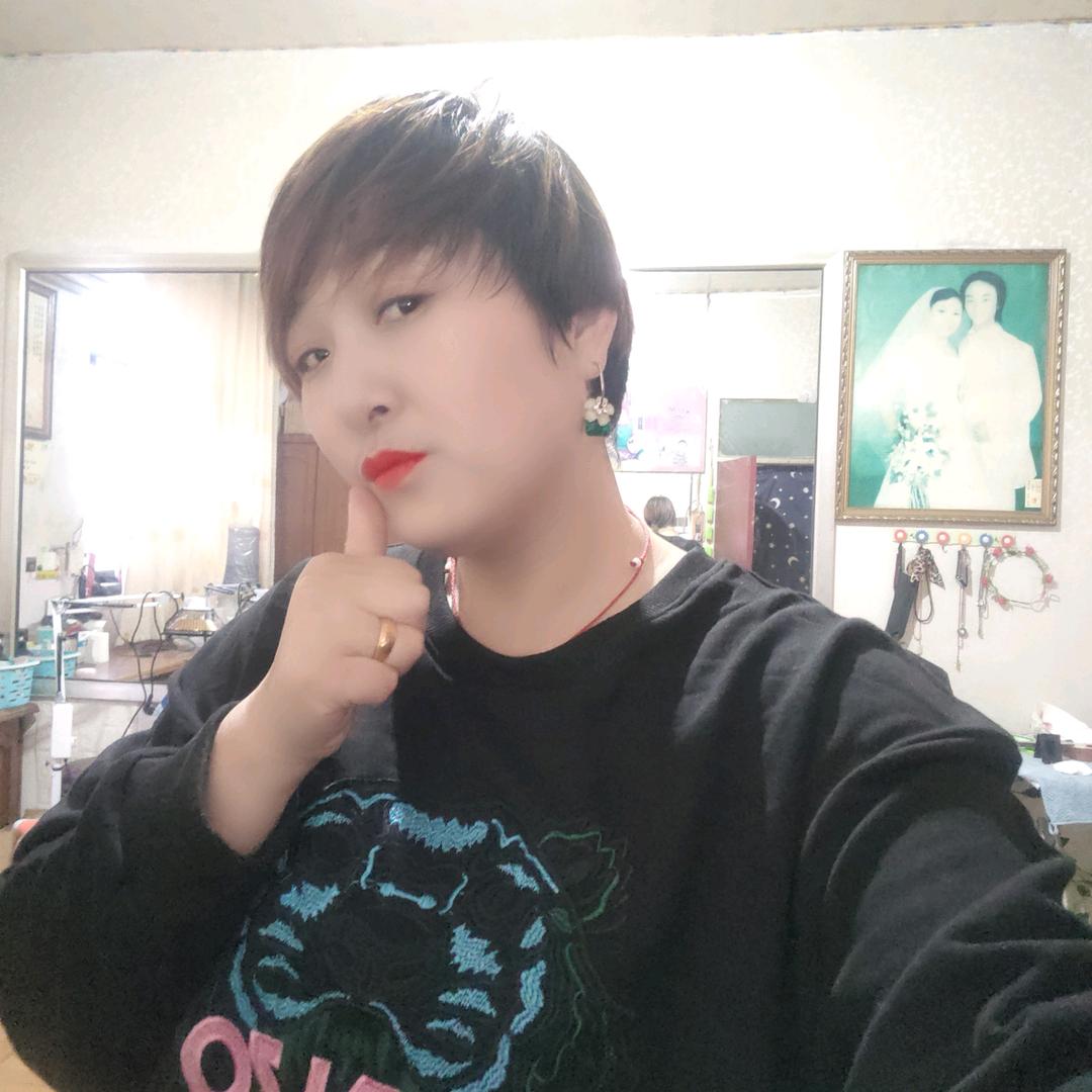 🌹煎饼车上一朵花🌹