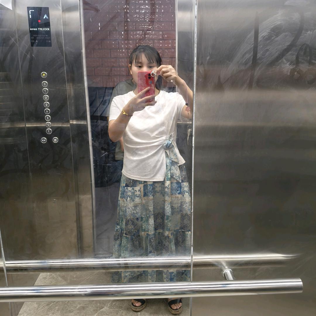 何莲