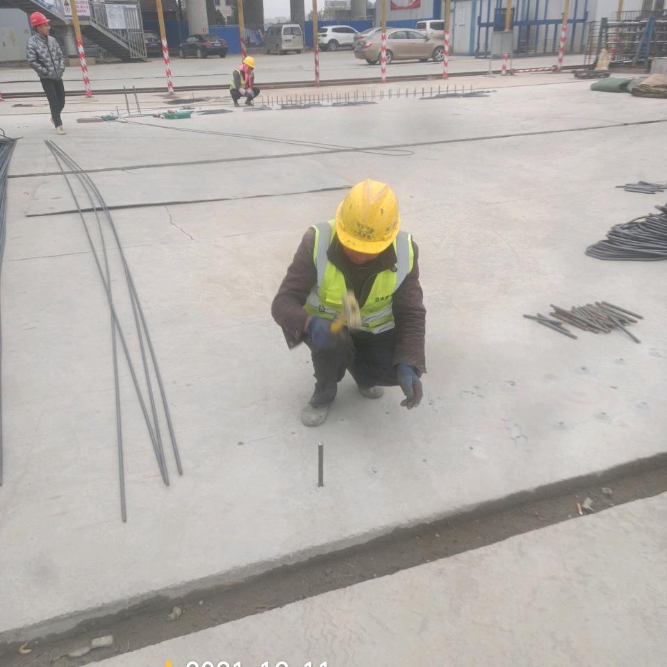 让鸡毛飞一会儿