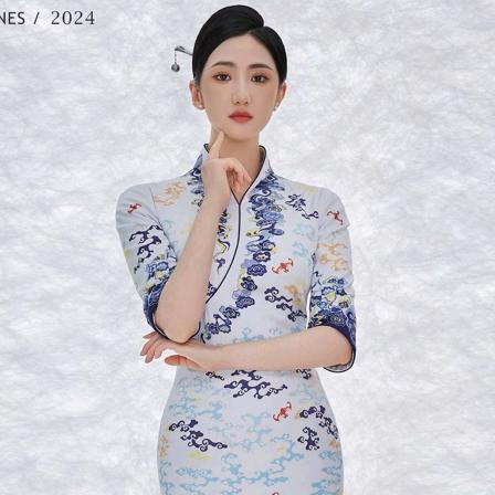 余浅浅（空乘）