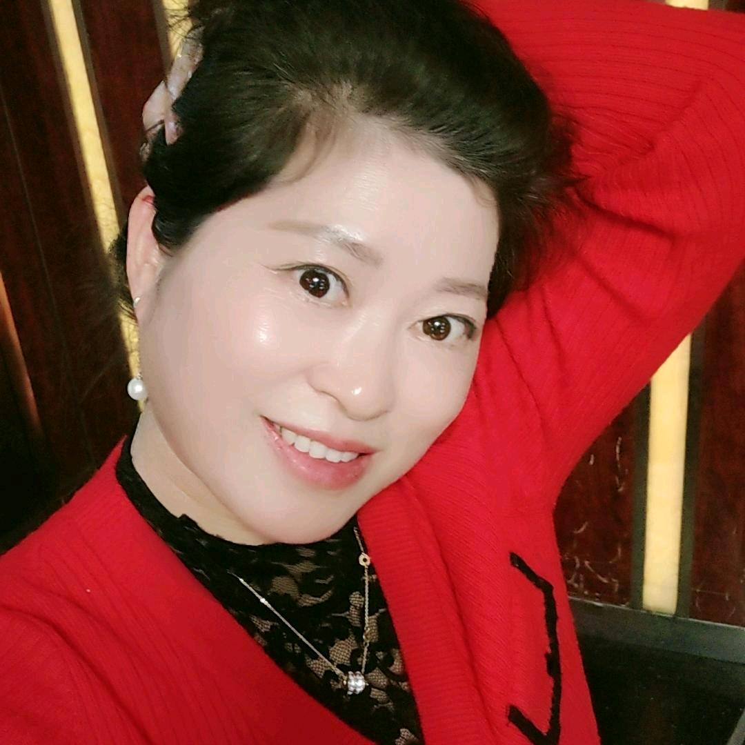琼