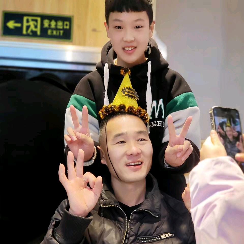 强子  爱钓鱼