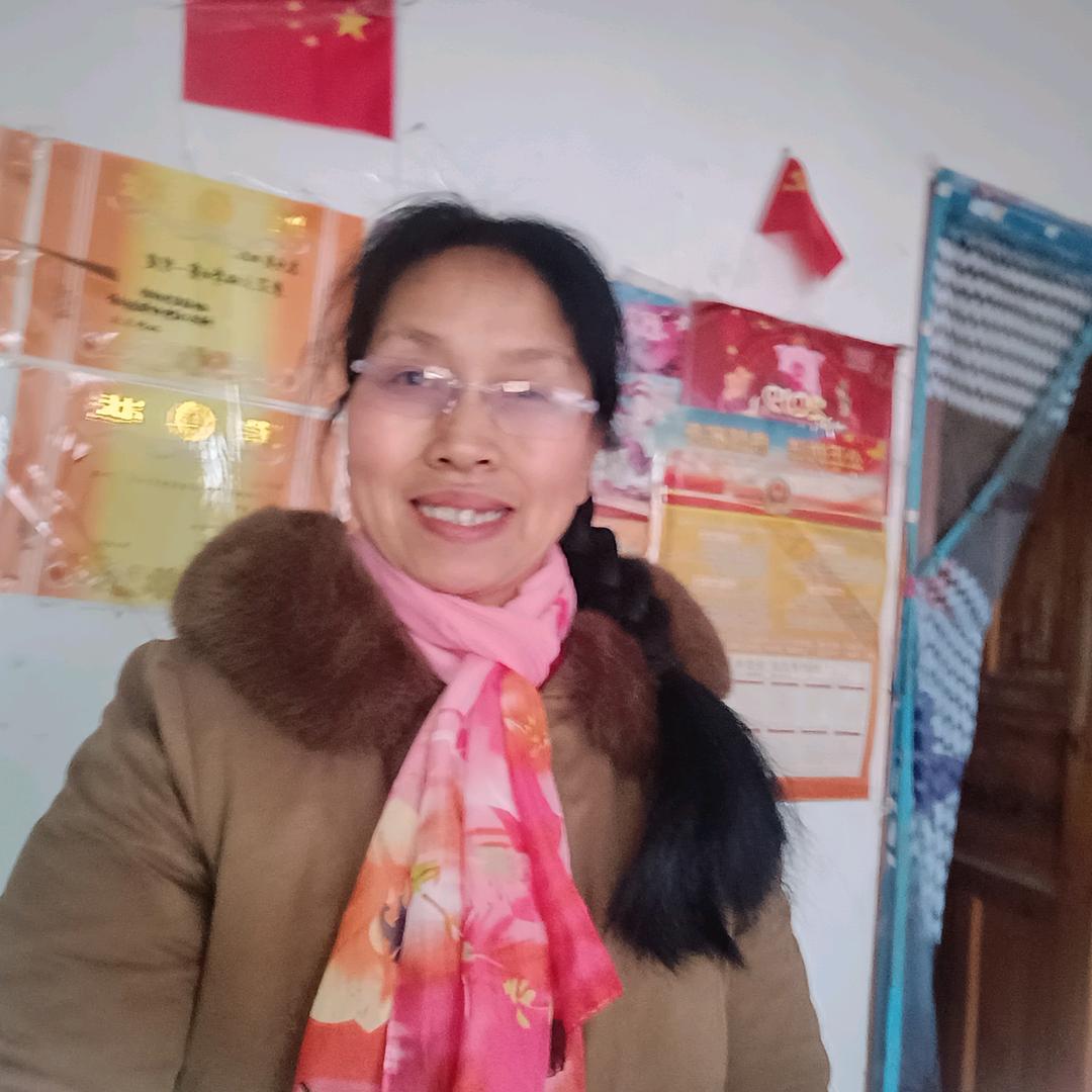 衷存英