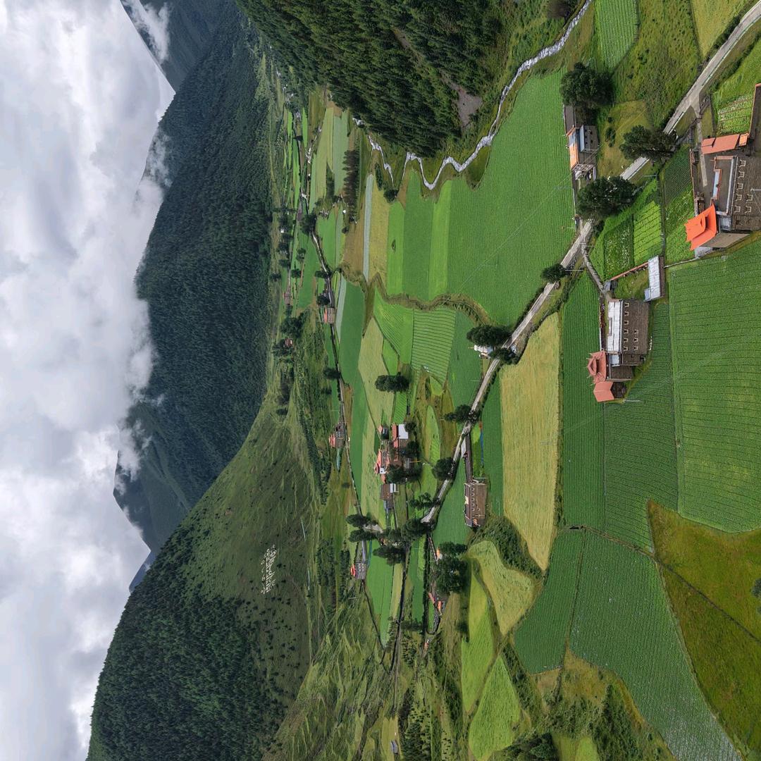 雪岭溪畔