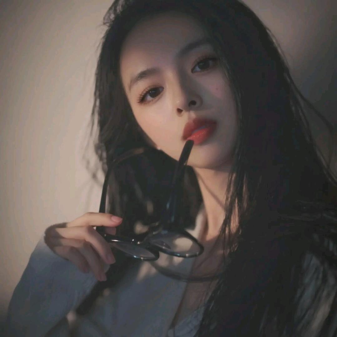 瞿小姐与皮夹克