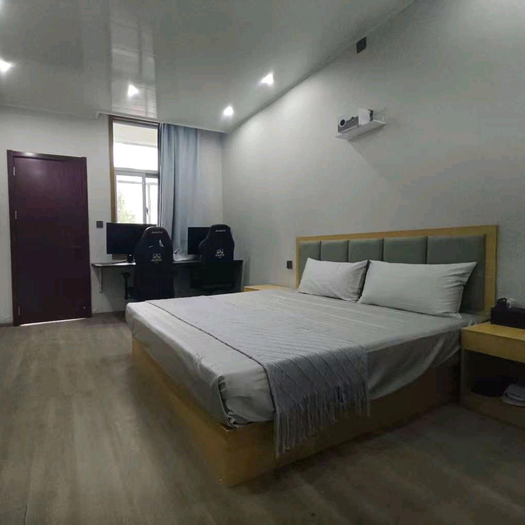 房上村电竞民宿