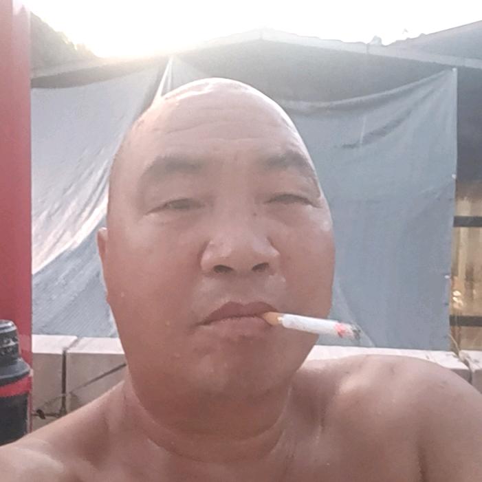 隔壁老王。