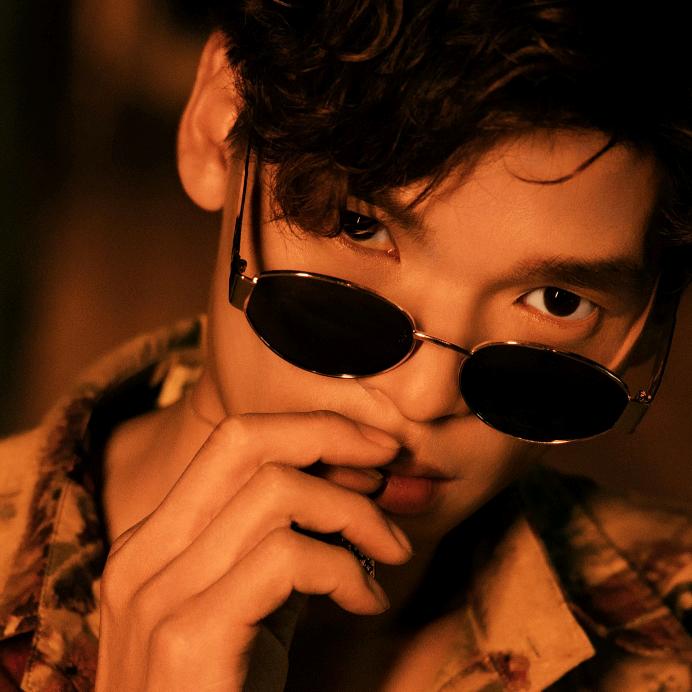 花点吾首妙不言