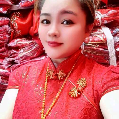 海口龙华区辉煌女装批发友心服装店