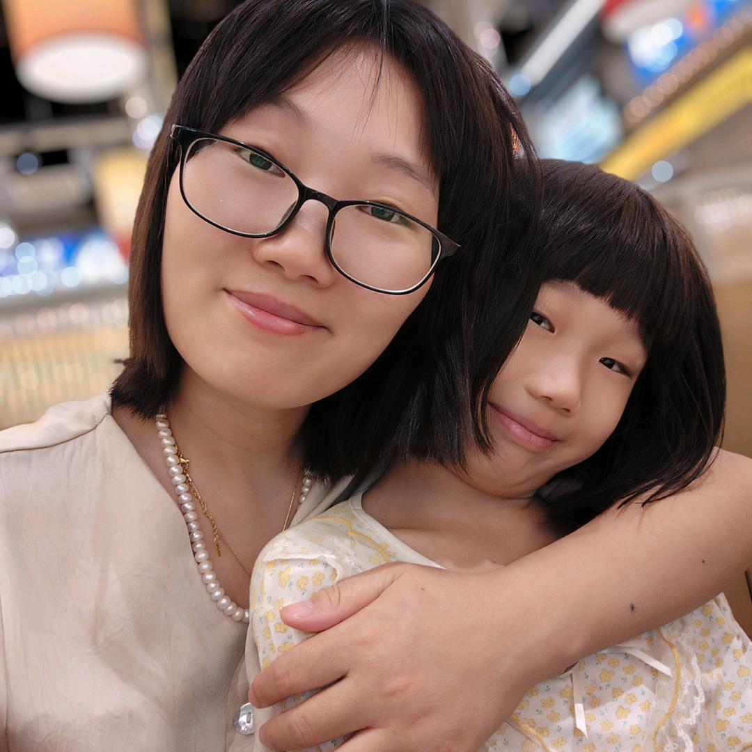 👨‍👩‍👧‍👦最爱小一一💗