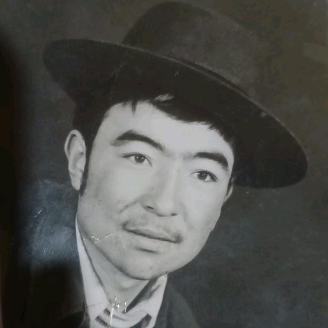 伊力亚尔  说牛