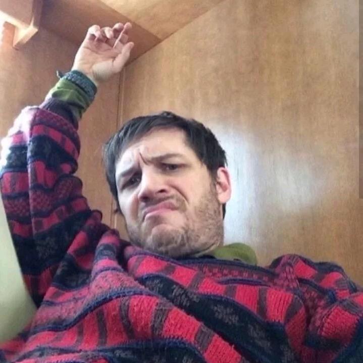 一个男的