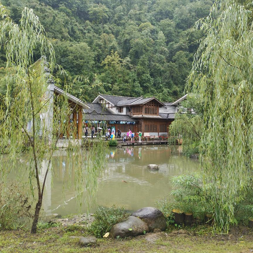 陬市，勇二