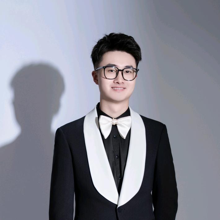 主持人 郑杨彬