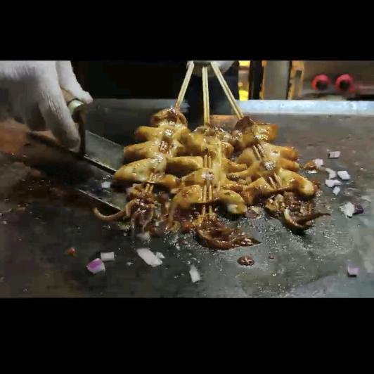 杨梅桥铁板鱿鱼新鲜烤串 摆摊创业