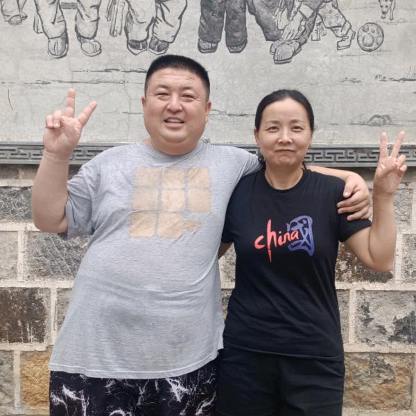 地摊儿小强