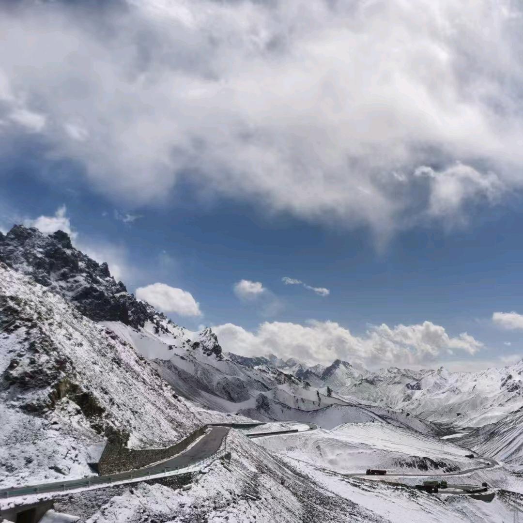 骑着毛驴去赶集