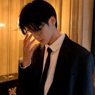 欣晨（时尚微胖女装穿搭）
