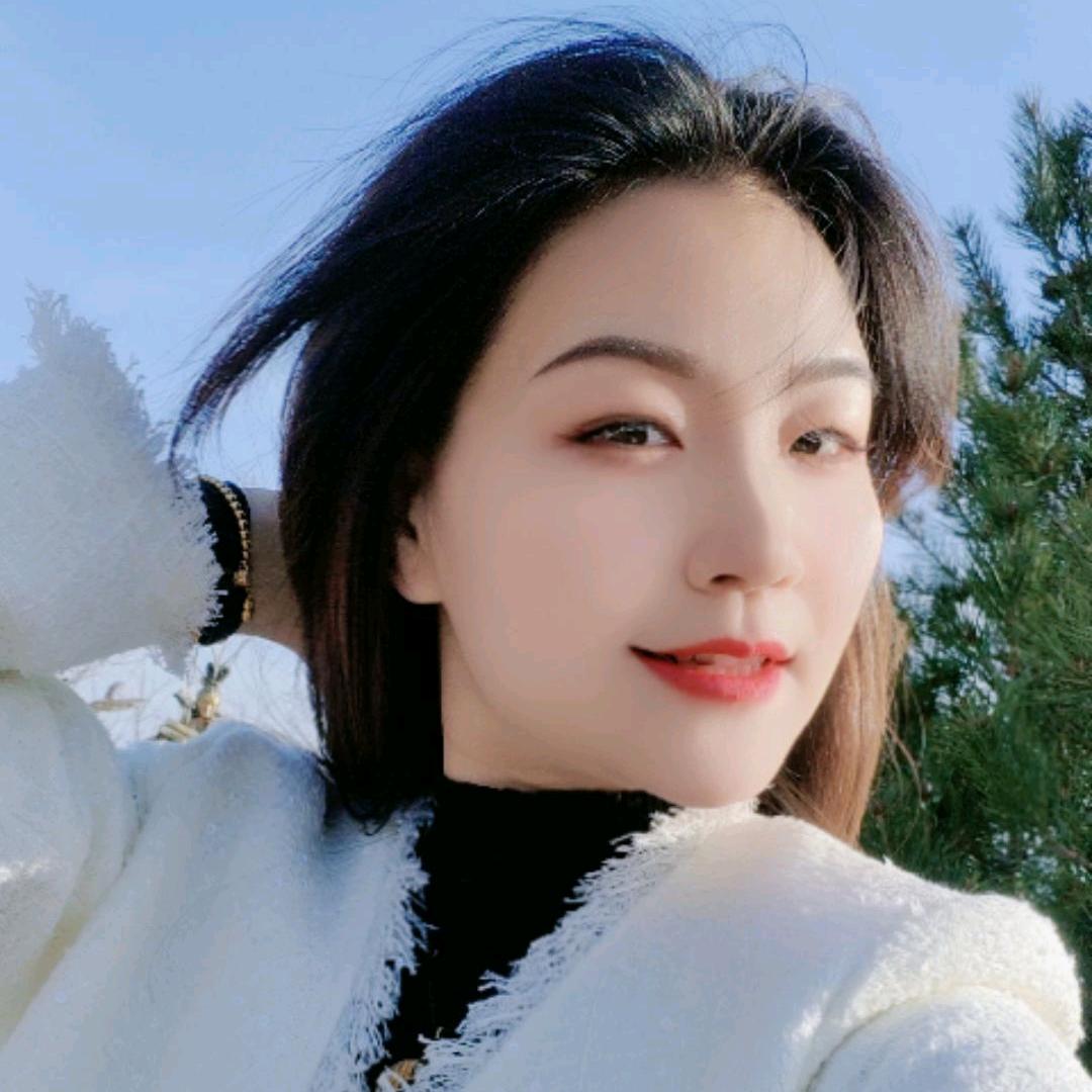 沐浴阳光的樱桃果果