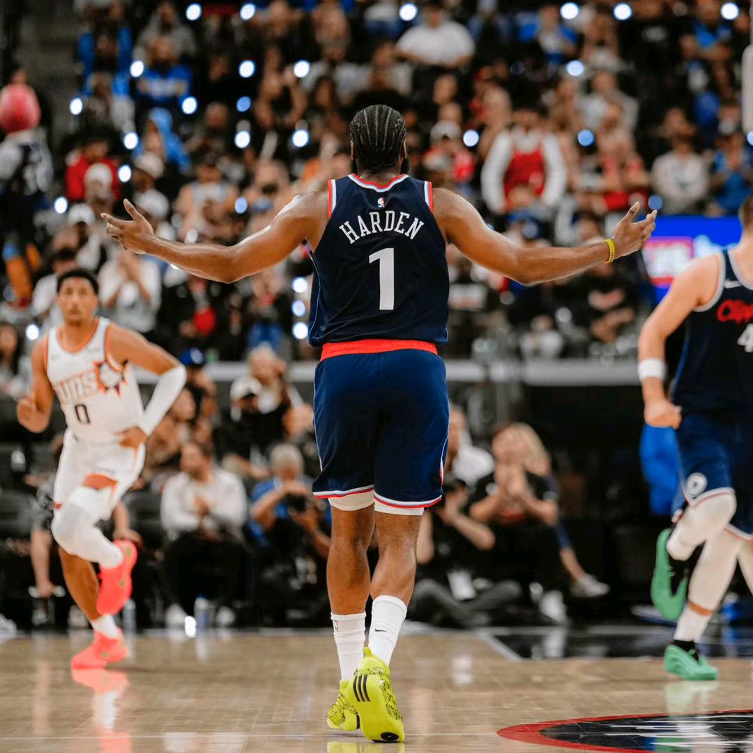 天下英雄谁敌手