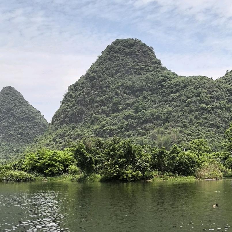 一个努力挣钱的人