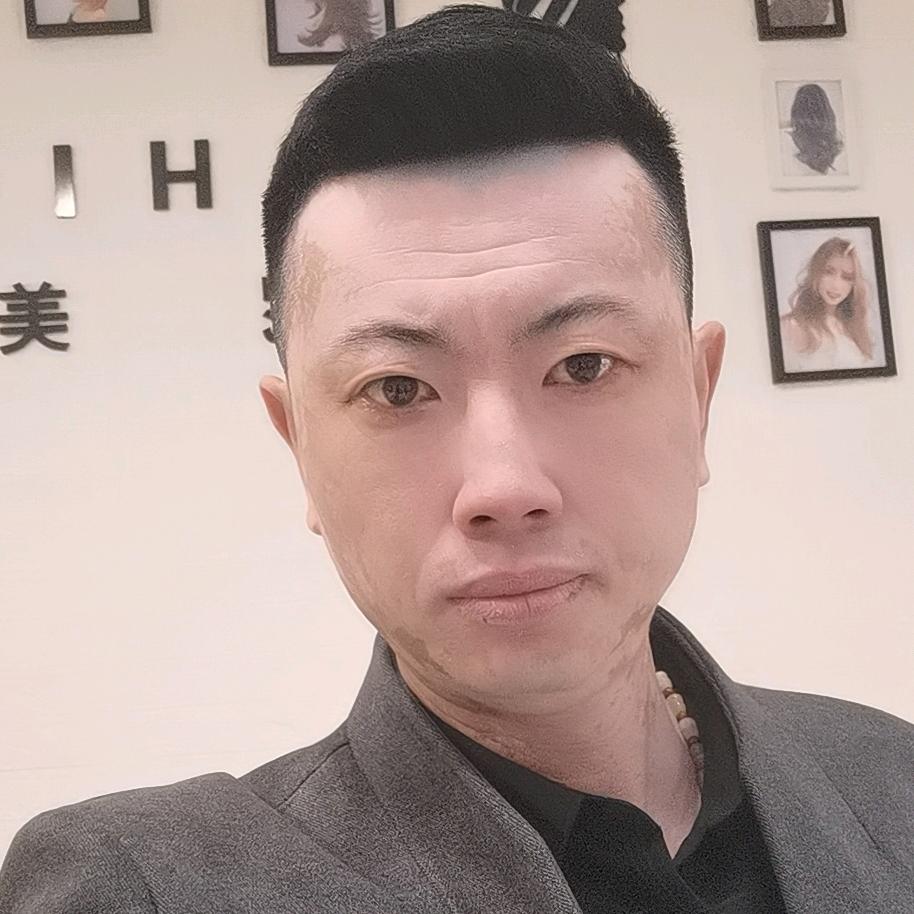 行者很白