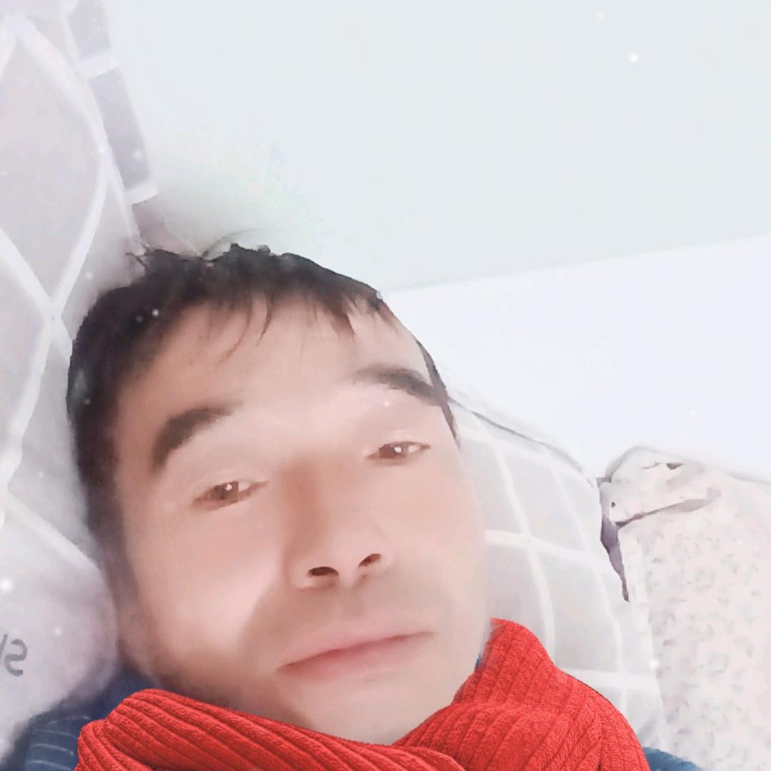 ＜：