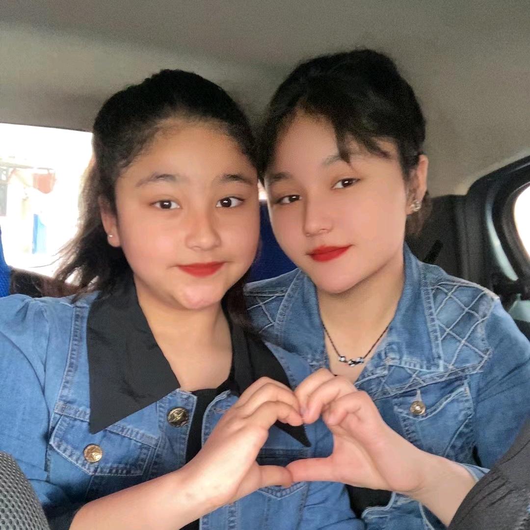 幸福一家人👨‍👩‍👧‍👧