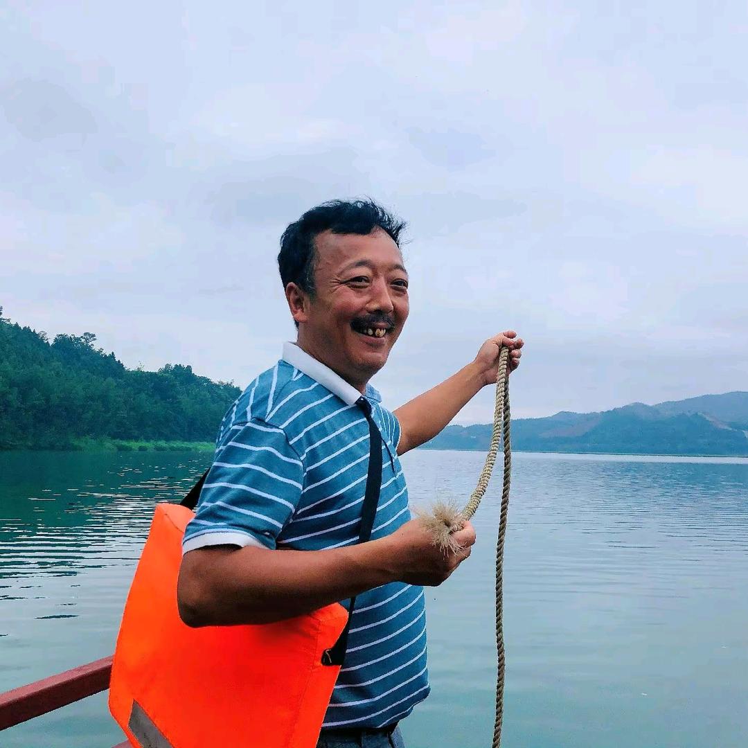 大胡子卓别林